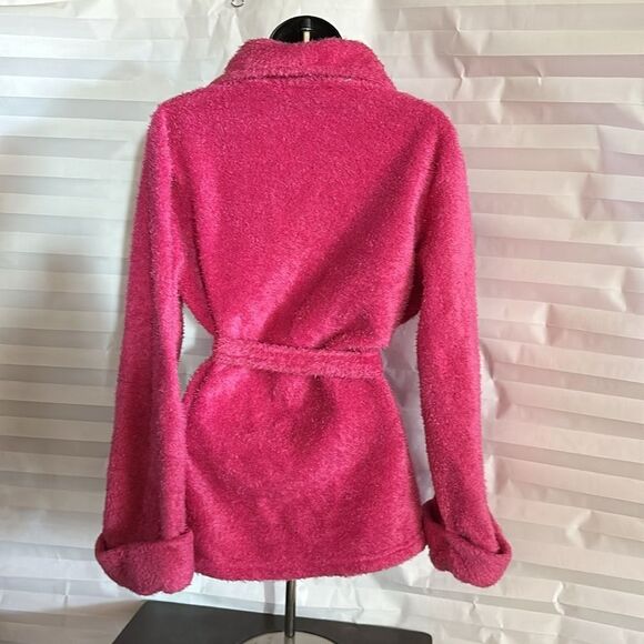 Delicate's Raspberry Fuzzy Short Robe Size Small Soft Cozy Lounge Wear - Picture 2 of 4